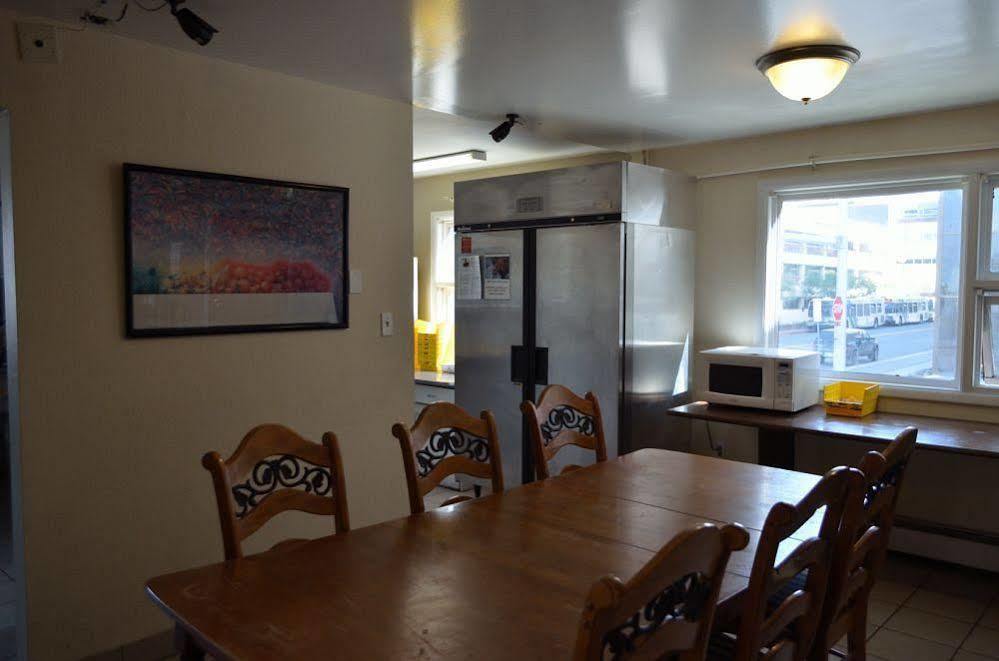 Bent Prop Inn & Hostel Of Alaska - Downtown 앵커리지 외부 사진